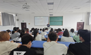 做爱视频
举办“赋能求职路，起航新未来”就业育人讲座